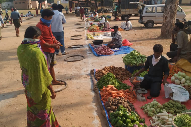 shops open in non containment zones