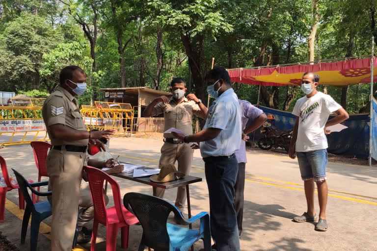 Start of checkpoint at gundya check post