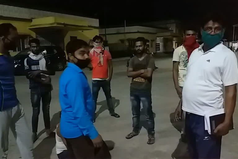 fight between two groups in Deoghar