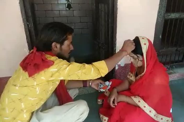 man married with his aunt in temple