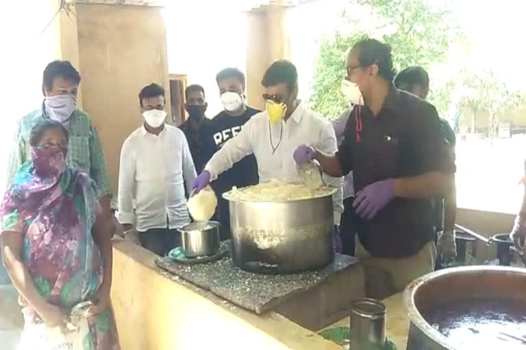 food distribution in pragathinagr and mithila nagar nizampet hyderabad