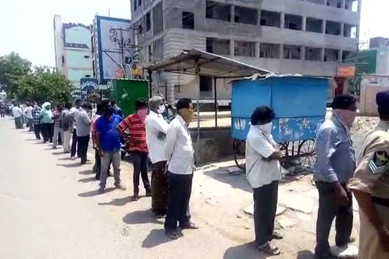 queue lines before liqour shops