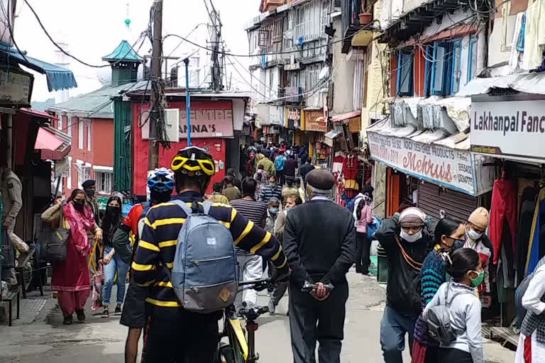 crowd gathered in markets