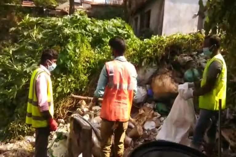 டெங்கு பரவ காரணமாக இருந்த தடைசெய்யப்பட்ட 7 டன் பிளாஸ்டிக் பொருட்கள் பறிமுதல்