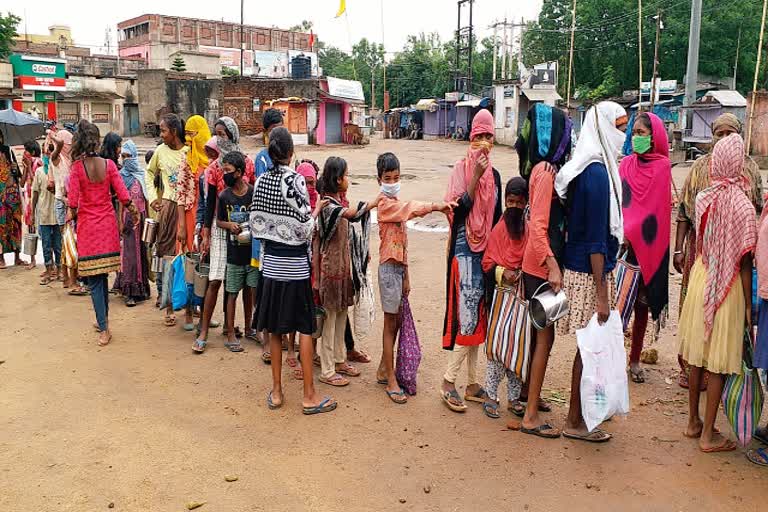 lockdown rules broken due to hunger in Lohardaga