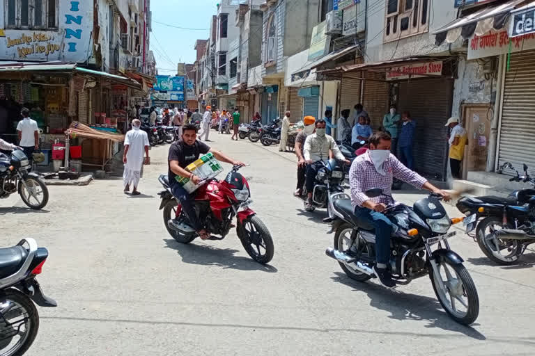 guhla chika market congested