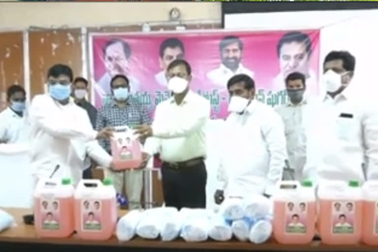 NAMA NAGESWAR RAO  DISTRIBUTED  SANITIZERS TO SURYAPET DISTRICT