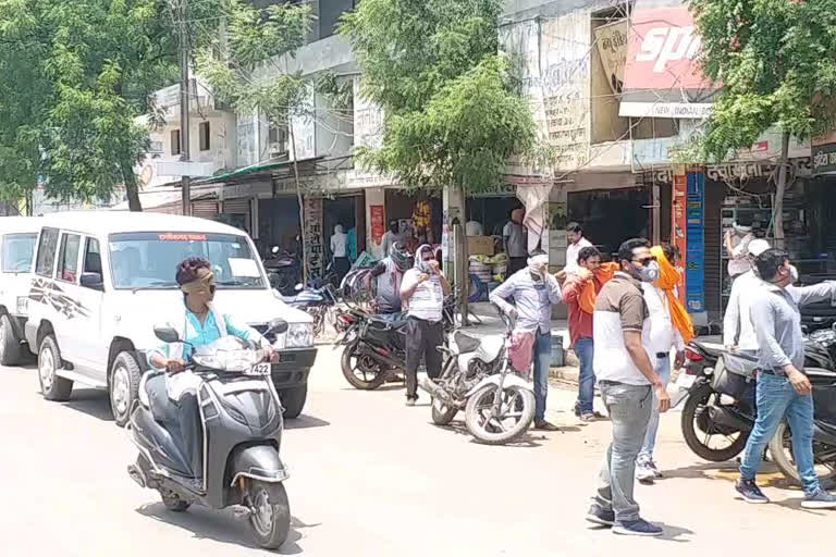 Shops opened even after getting positive case in kawardha