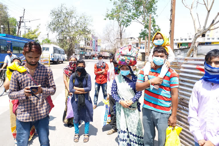 The trouble of the workers is in their mouths at lockdown in indore