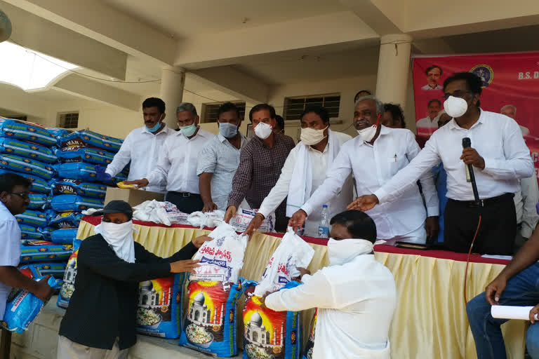 minister errabelli dayakar rao groceries distribution to christians in warangal urban district