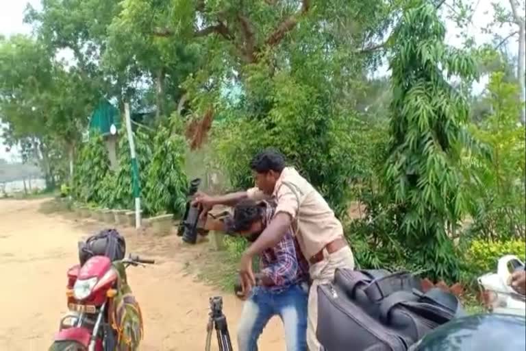 Two forester arrested in connection with the  journalist attack in puri