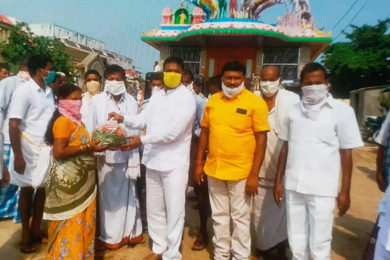 ex tdp leaders distributing vegetables to poor families in vizag