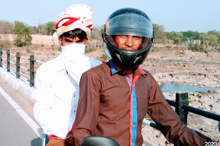 Lockdown: The groom sets out to bring the bride from two bikes with four men