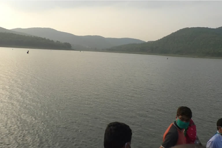 Deadbody of a youth found in Burudih dam of Ghatshila after 24 hours