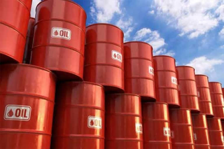 india uses low crude prices to stock pile 32 mt of oil