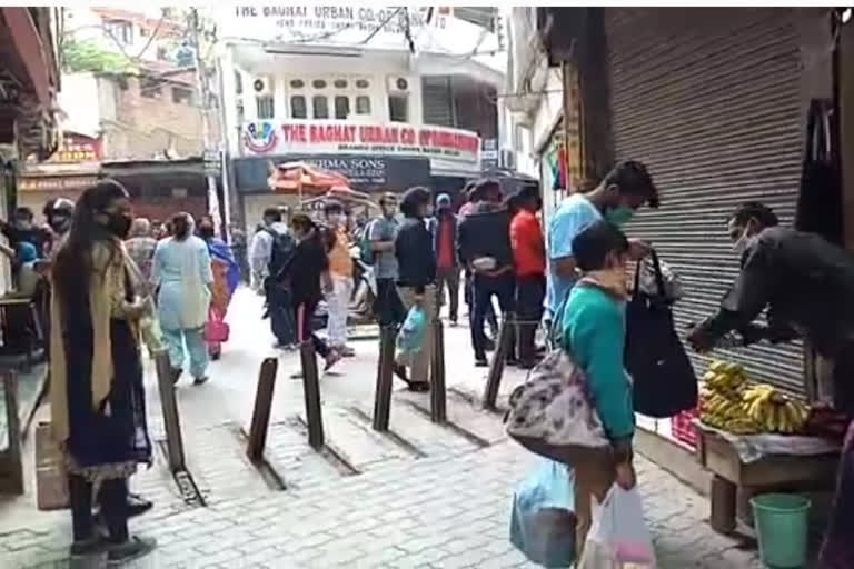 crowd gathering in markets