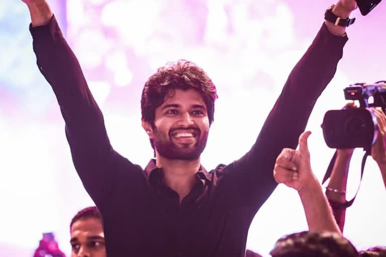 Vijay Deverakonda vouches to #KillFakeNews, gets backing by Tollywood biggies