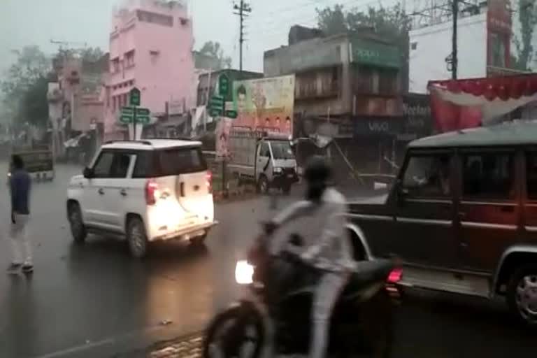 सीतापुर में हुई झमाझम बारिश.