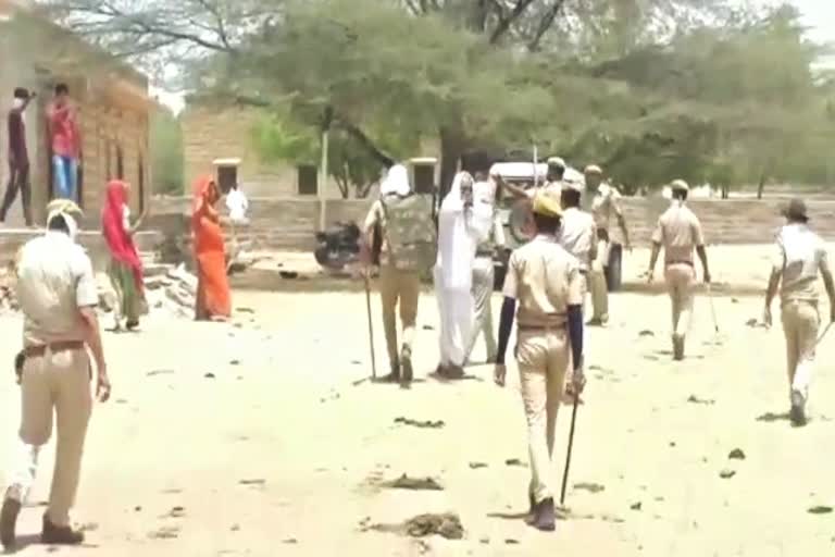 Stones in police and villagers, जैसलमेर न्यूज