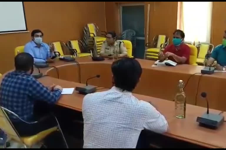 चूरू की खबर, collector took meeting