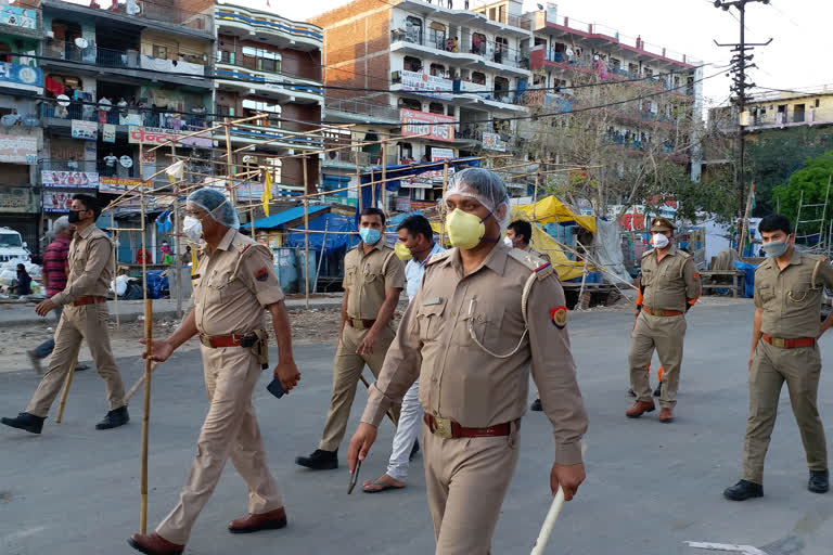 Quarantine of 15 policemen including constables in Sector-20 and 24 at noida