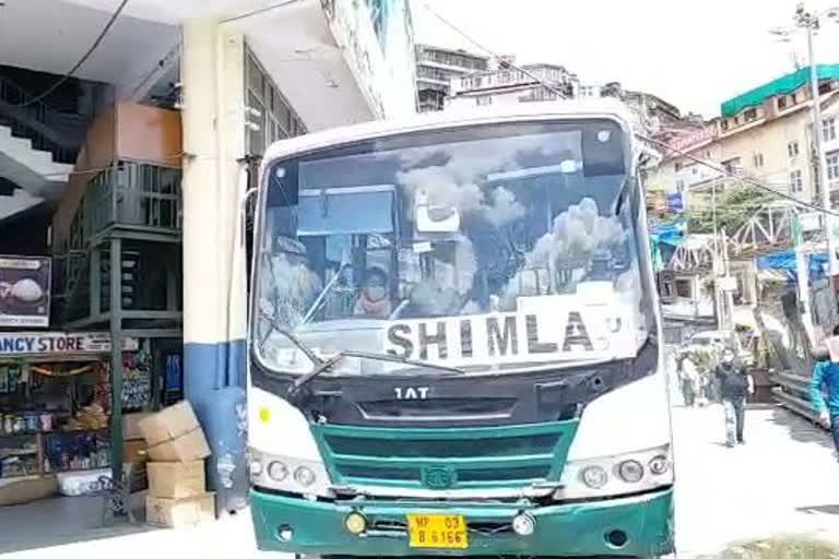 people reach Shimla