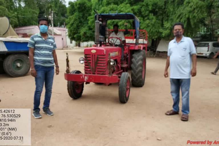 Illegal sand trafficking in Gangavati