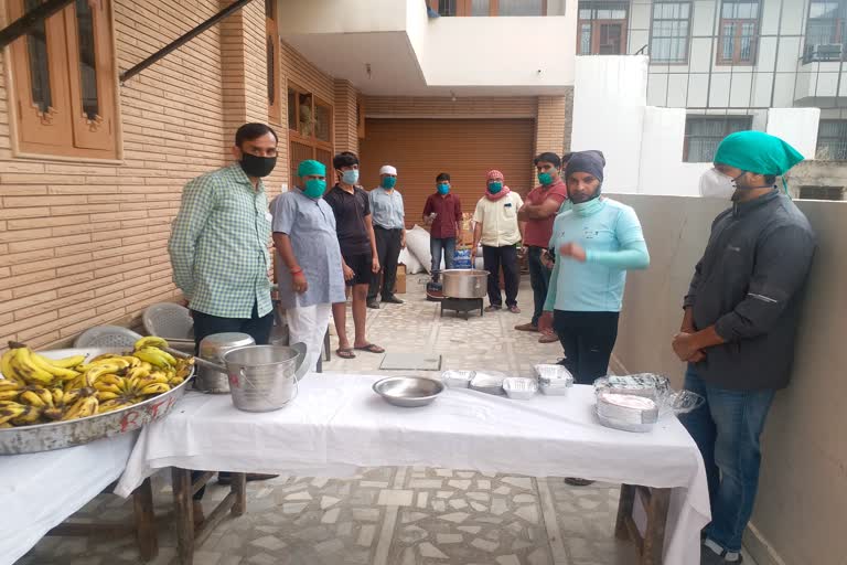 Food to the needy in Jaipur, Lockdown in Jaipur