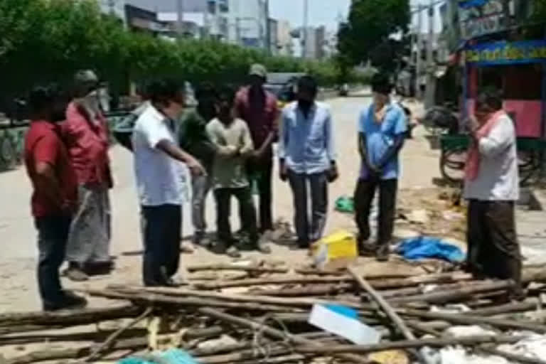 అక్రమన కట్టడాలపై కన్నెర్ర చేసిని అధికారులు