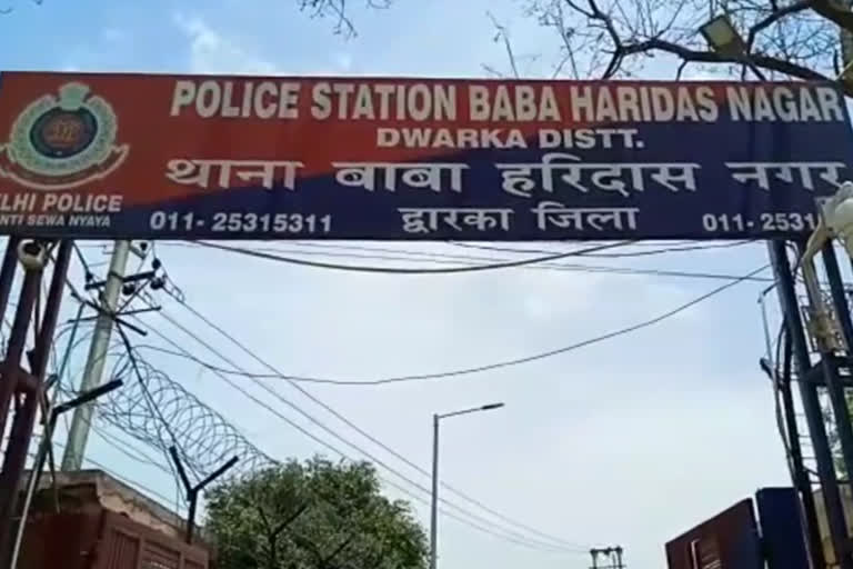 baba haridas nagar police caught 20 migrant labors