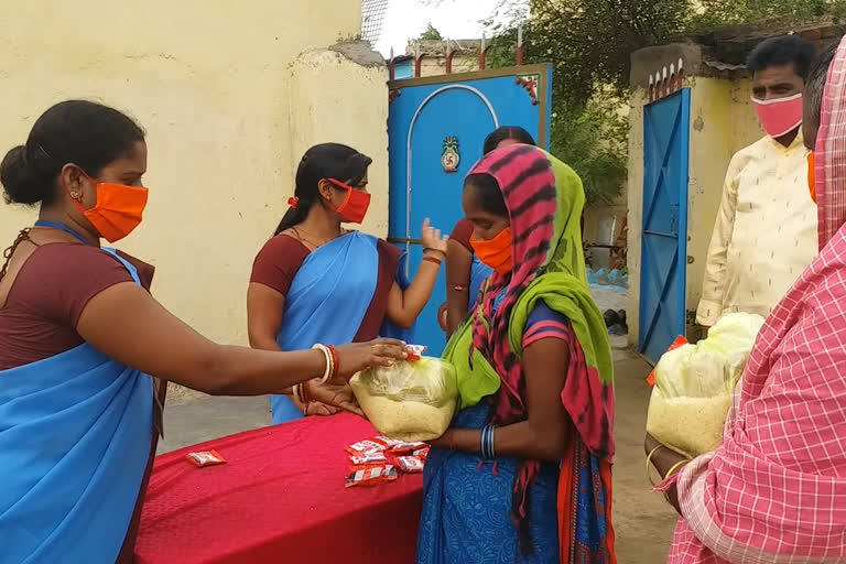 BAGHMARA JAL SAHIYA DISTRIBUTED RATION IN DHANBAD