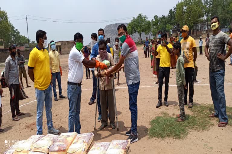 Young Men's Hari Association distributed ration among the needy in dhanbad