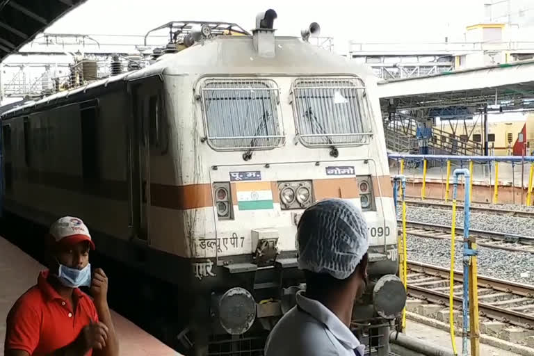 mumbai to rewa shramik train