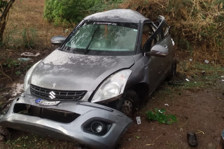 Two people died in separate accidents in Chitradurga