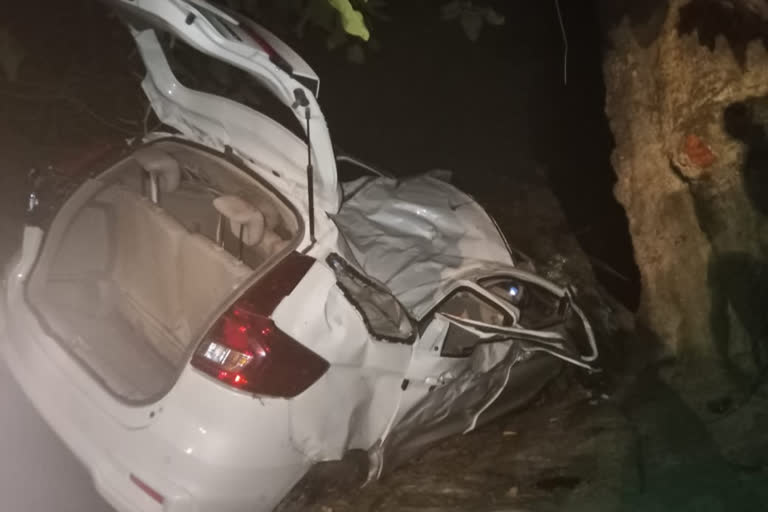 Car collided with tree