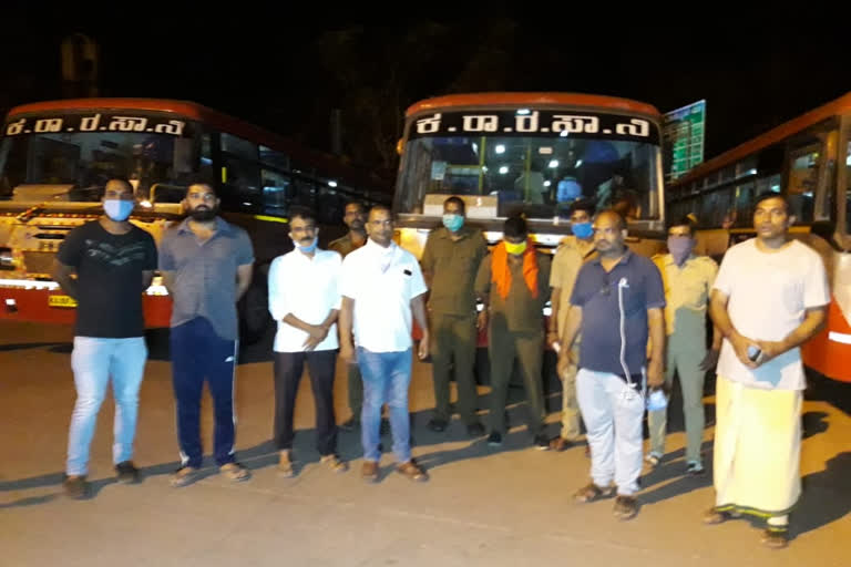 DK District administration sent workers stranded on the Kerala border