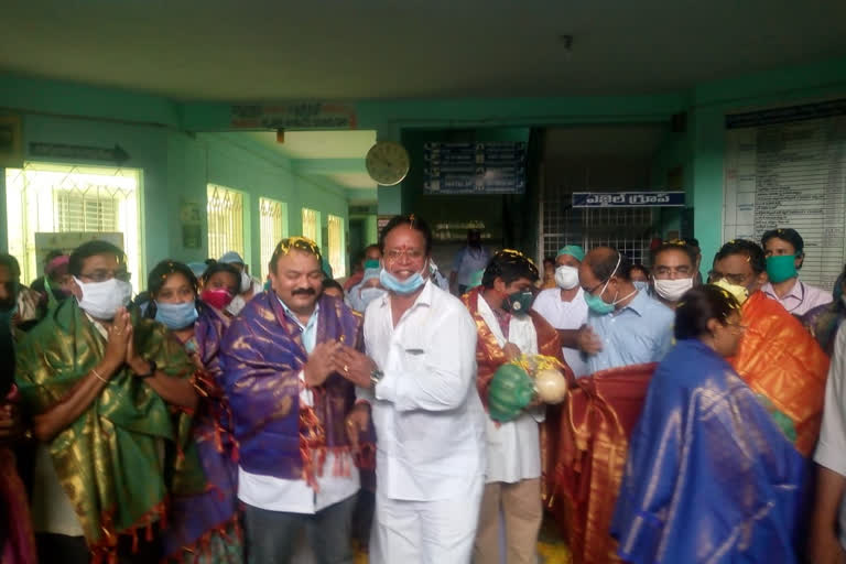 ramachanrapuram area hospital honoured doctors, nurses and sanitary workers for their contribution in regulating corona cases