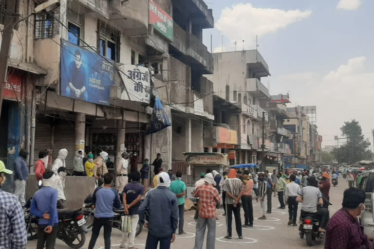 Liquor store opened in Raisen