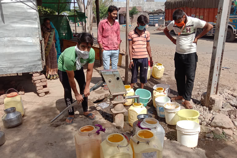 Residents of Jamunia Road are worried for water