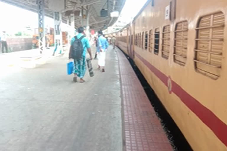 കോഴിക്കോട്  kozhikode  Train  departed  guest wokers  madhyapredesh  biha