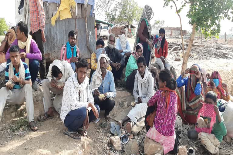 Poor facing lockdown in chhatrpur