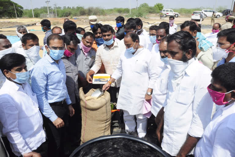 minister allola indrakaran reddy opened crop buying centre