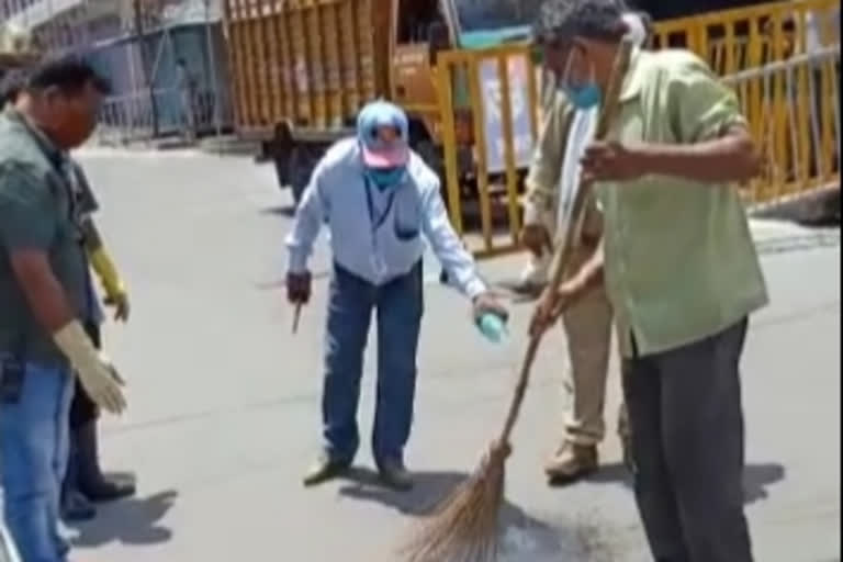 Young man fined for spiting in Jahangirabad area of Bhopal