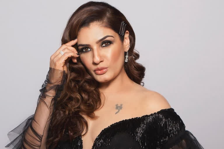 Hilarious! Raveena's epic reply to fan who prosed her for marriage