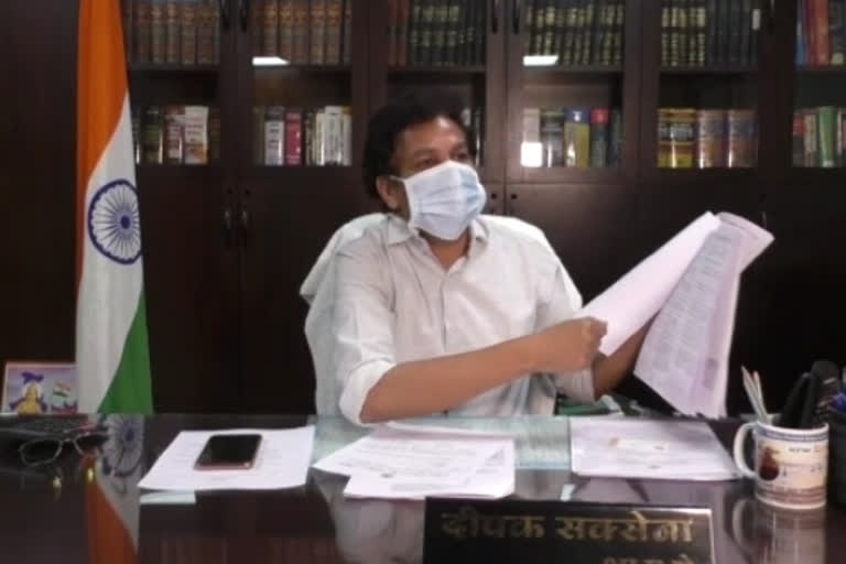 Narsinghpur collector Deepak Saxena settled PPE kit dispute