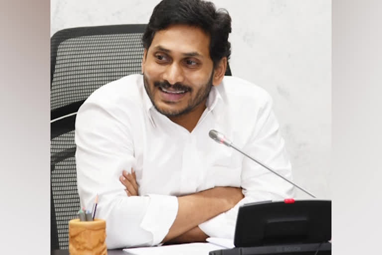 AP CM announces Rs 1 Cr  Rs 1 Cr relief to kin  people killed in Vizag gas leak  Chief Minister Jagan Mohan Reddy  ജഗന്‍ മോഹന്‍ റെഡ്ഡി  എൽജി പോളിമേഴ്‌സ്  മരിച്ചവരുടെ കുടുംബങ്ങൾക്ക് ഒരു കോടി  വിശാഖപട്ടണം  ഗ്യാസ് പ്ലാന്‍റില്‍ നിന്ന് വാതകം  മുഖ്യമന്ത്രി വൈ.എസ്. ജഗന്‍ മോഹന്‍ റെഡ്ഡി  ആന്ധ്രപ്രദേശ് ദുരന്തം