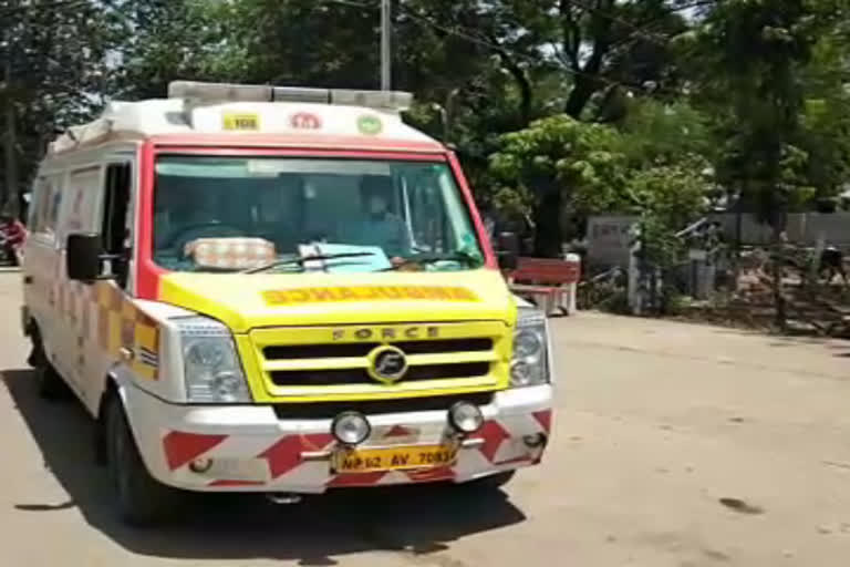 Ambulance driver taking bribe