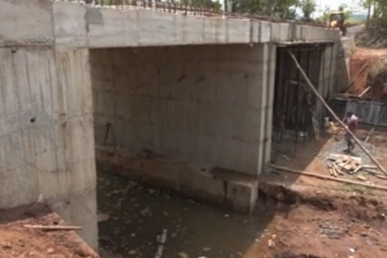 Karamanna Bridge  Construction  Pattambi-Shornur  ഓങ്ങല്ലൂർ - ഷൊർണ്ണൂർ  പട്ടാമ്പി-ഷൊർണൂർ തീരദേശ പാത  കാരമണ്ണ പാലം  കാരമണ്ണ പാലം നിർമാണം  പാലം നിർമാണം അന്തിമഘട്ടത്തിൽ