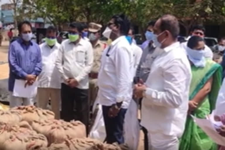 minister puvvada ajay kumar visited grain purchase center in khammam district