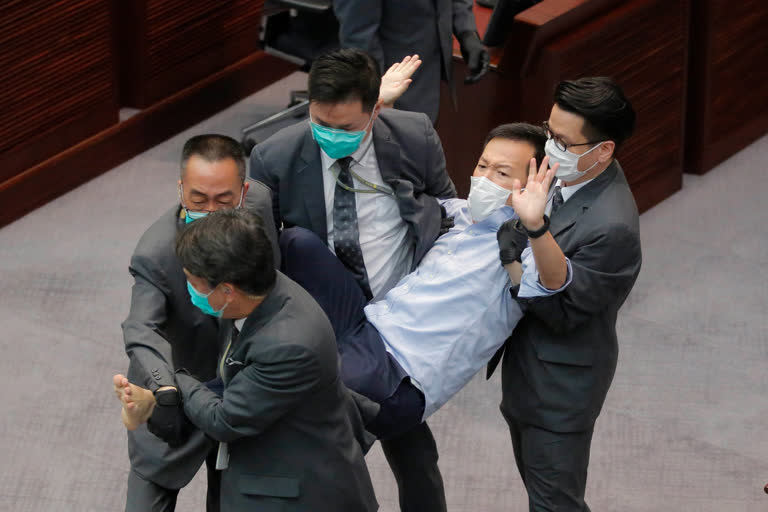 HK lawmaker scuff